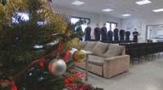 Řada lidí musí na Štědrý den pracovat, jsou mezi nimi záchranáři i obsluha benzinek