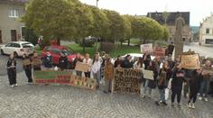 Zastupitelstvo v Hodkovicích hodiny řešilo vyhazov učitelky, verdikt nepadl