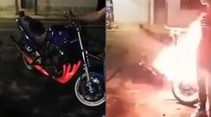 VIDEO: Na plný plyn změnil motorku v ohnivou kouli