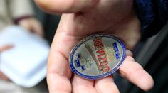 Černý pasažér se nechtěl smířit s pokutou, na revizory střílel