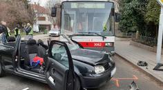 Řidič nedal přednost rozjetému trolejbusu, stálo ho to život!