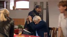 RVAČKA VE VÝMĚNĚ: Mirek sahal na Dominiku, manžel mu to spočítal