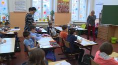 Tisíce asistentů pedagoga má prý skončit! Ministerstvo snižuje náklady