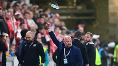 Šéf Plzně bude platit za zdvižený prostředníček, pyká i Slavia
