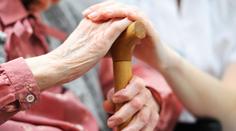 Nebezpečný mnohočetný myelom trápí tisíce Čechů. Příznaky se těžko poznávají
