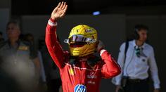 Další selhání Lawsona z Red Bullu. Kvalifikaci na sprint F1 ovládl Hamilton