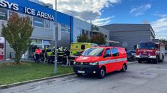 Boj o život dítěte v Říčanech. Na zimním stadionu ho přejela rolba
