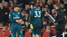 Koupí Arsenal nového gólmana? Čech zase přišel o nulu a zranil se