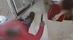 VIDEO: Loupežné přepadení s nožem za bílého dne