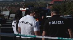 Matka útočníka ze slovenské školy skončila ve vazbě. Měla vyhrožovat ředitelce smrtí