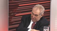 Ani před Vánoci se Zeman nedržel zpátky. Mluvil o vraždění kulometem