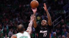 Basketbalisté Miami málem přišli o velký náskok. Dramatický závěr ale zvládli