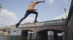 Borec na konec: Slavný freerunner předváděl své umění v Hamburku