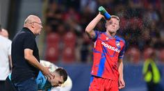 V Plzni se dvakrát červenalo a Viktoria ztratila body, Slavia rozstřílela Bohemku