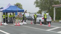 Německé a rakouské hranice se otevírají. Vláda: Na výlety nejezděte!