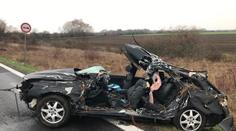 Smrtelná nehoda na Nymbursku! Náraz do stromu nepřežili tři lidé