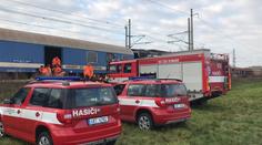 U Lysé se srazily dva nákladní vlaky! Provoz na Nymbursku stojí