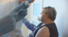 V neděli přibylo 8 244 nakažených. Začala platit opatření pro neočkované