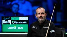 Bizár ve snookeru. Mistr světa hodil soupeři ručník na kouli