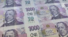 Výroční tisícovky jsou téměř vyprodané. Bankéři takový zájem nečekali