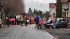 V Kopidlně havarovala hasičská cisterna. Dva hasiči jsou zranění