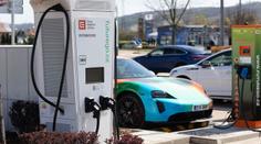Ničí elektromobily rychlé nabíjení? Odborníci změřili životnost baterií