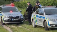 V pražské Divoké Šárce řádil útočník. Muž měl železnou tyčí zranit dva lidi