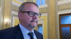 Ministr Ťok léta tajil rozvod. Exmanželka ho žaluje o 15 milionů