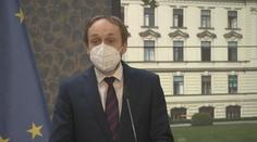 Ruskou ambasádu musí opustit další pracovníci, oznámila vláda