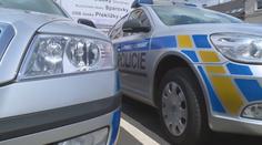 Policie dopadla pár, který má údajně na svědomí desítky krádeží. Hlavním cílem byla auta