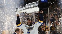 Ze dna k trofeji: Stanley Cup poprvé v historii patří St. Louis Blues!