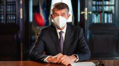 "Noste roušky, zachráníte tím životy,“ vyzval premiér Andrej Babiš