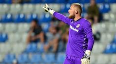 Staněk vyměnil kopačky za brusle. Pomáhá s přípravou hokejového brankáře