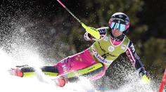 Lyžařka Shiffrinová zpátky na vítězné vlně, Vlhová v obřáku spadla