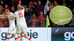 Gólové oslavy vystřídal úprk do šaten: Poláky v Albánii zasypali PET lahvemi