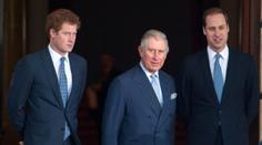 Královna, Harry, Charles a William. Británii čeká královský summit