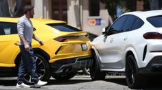 10letý syn Bena Afflecka řádil v půjčovně luxusních aut. Nabořil Lamborghini Urus
