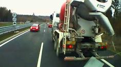 Řidička se spolehla na navigaci, jela po dálnici D6 v protisměru!
