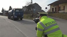 Tisícovka policejních hlídek podél silnic: Jde o začátek letošního Speed Maratonu