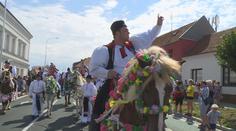 Kunovice ožily Jízdou králů. Letošnímu králi nebylo ani 10 let