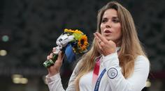 Oštěpařka vydražila medaili na pomoc nemocnému dítěti, pak ji dostala zpátky