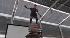 Cirkusový artista zvládl nebezpečný kousek a pokořil český rekord