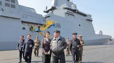 Kim se pochlubil novým torpédoborcem. Se stavbou měli pomáhat Rusové
