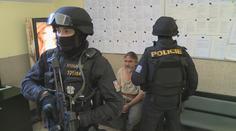 Zabarikádoval se na střeše. Soud teď rozhodl, co bude s mužem dál