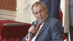 Zeman vetoval státní rozpočet. Vadí mu příjmy nižší o desítky miliard