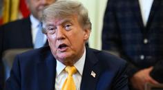 Ukrajina nařídila zastavit palbu. Trumpovi vyjednavači míří do Moskvy a Kyjeva