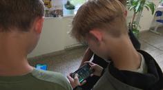 České děti málo spí, tvrdí odborníci. Mohou za to mobily a sociální sítě