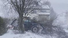 Vichr smetl autobus ze silnice. Norsko zasáhla nejsilnější bouře za 30 let