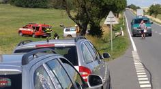 Auto na rovném úseku bouralo, uvnitř pak našli mrtvého muže