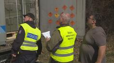 Kontroly na hranici se Slovenskem pokračují. Policie otočila dvě cisterny